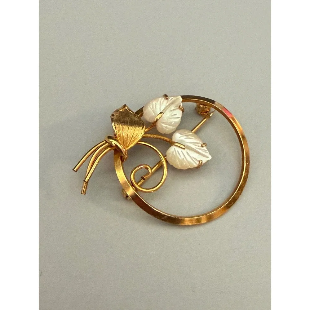 Creed Brooch Pin 1/20 12K‎ Gold Filled Mother of Pearl Leaf